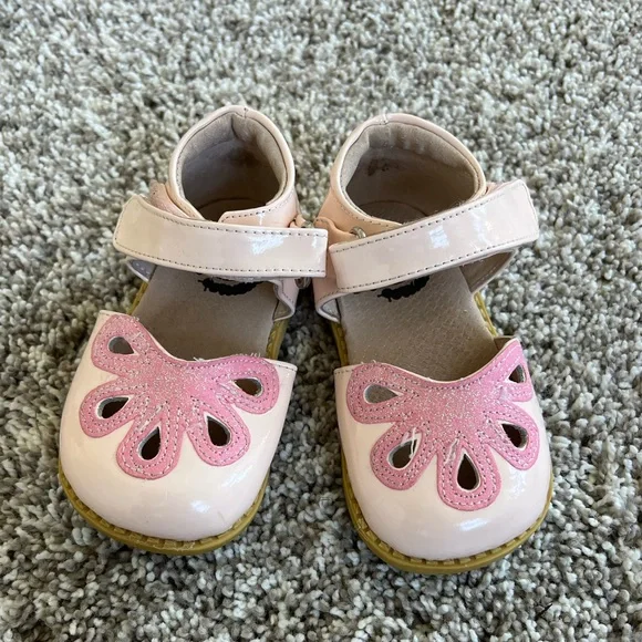 Livie & Luca Petal Mary Jane, size 5 Pink - Picture 1 of 5